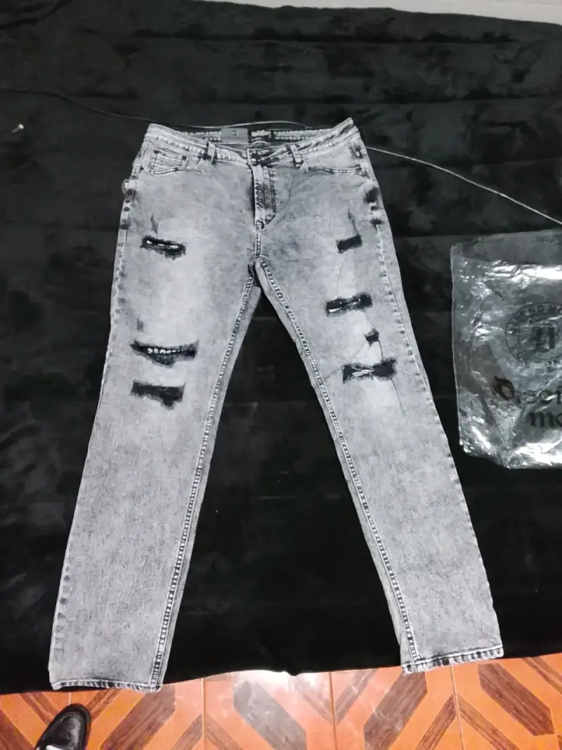 Jeans desgastados gris oscuro - 1