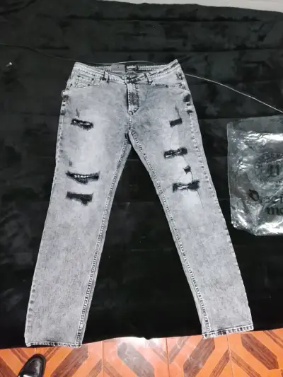 Jeans desgastados gris oscuro - miniatura 1