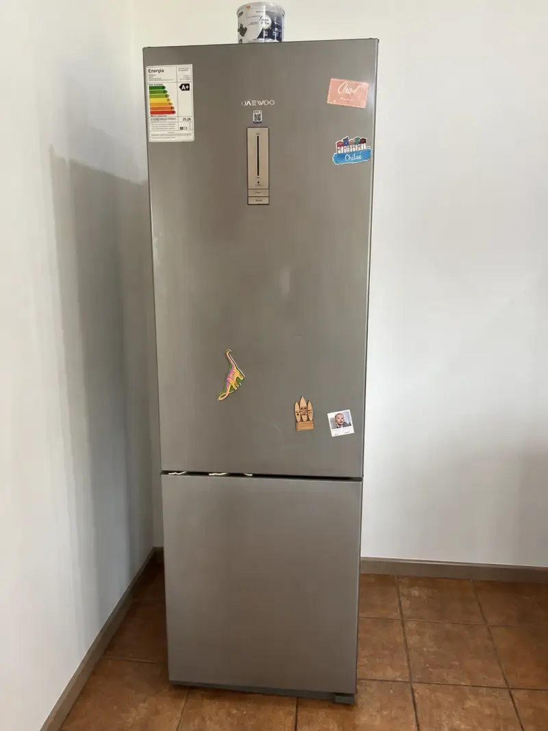Refrigerador Daewoo gris acero - 1