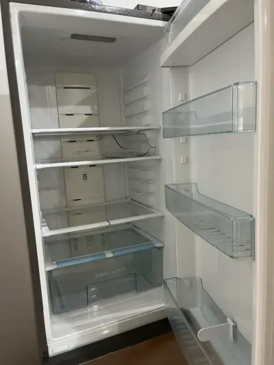 Refrigerador Daewoo gris acero - miniatura 2