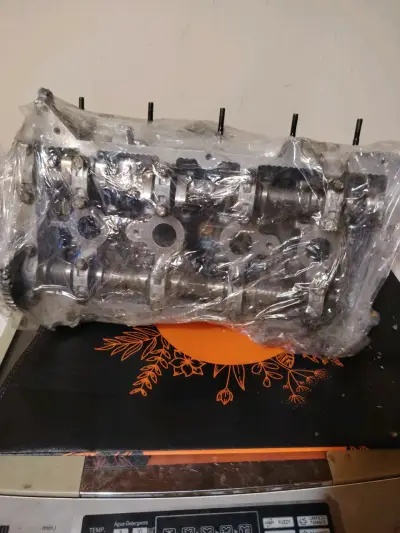 Culata de motor usada - miniatura 1
