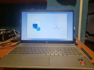 Laptop HP - miniatura 1