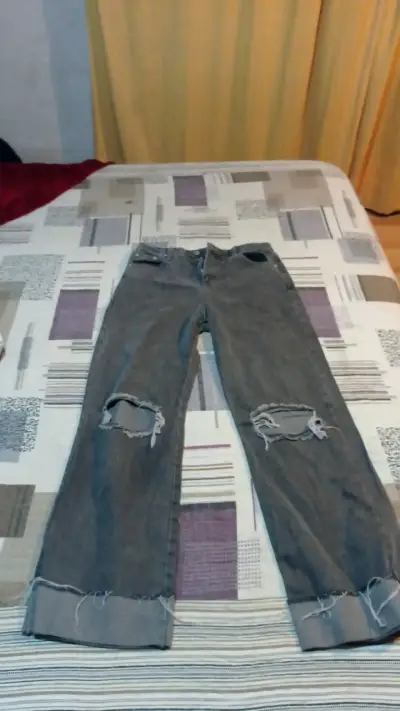 Jeans desgastados grises - miniatura 1