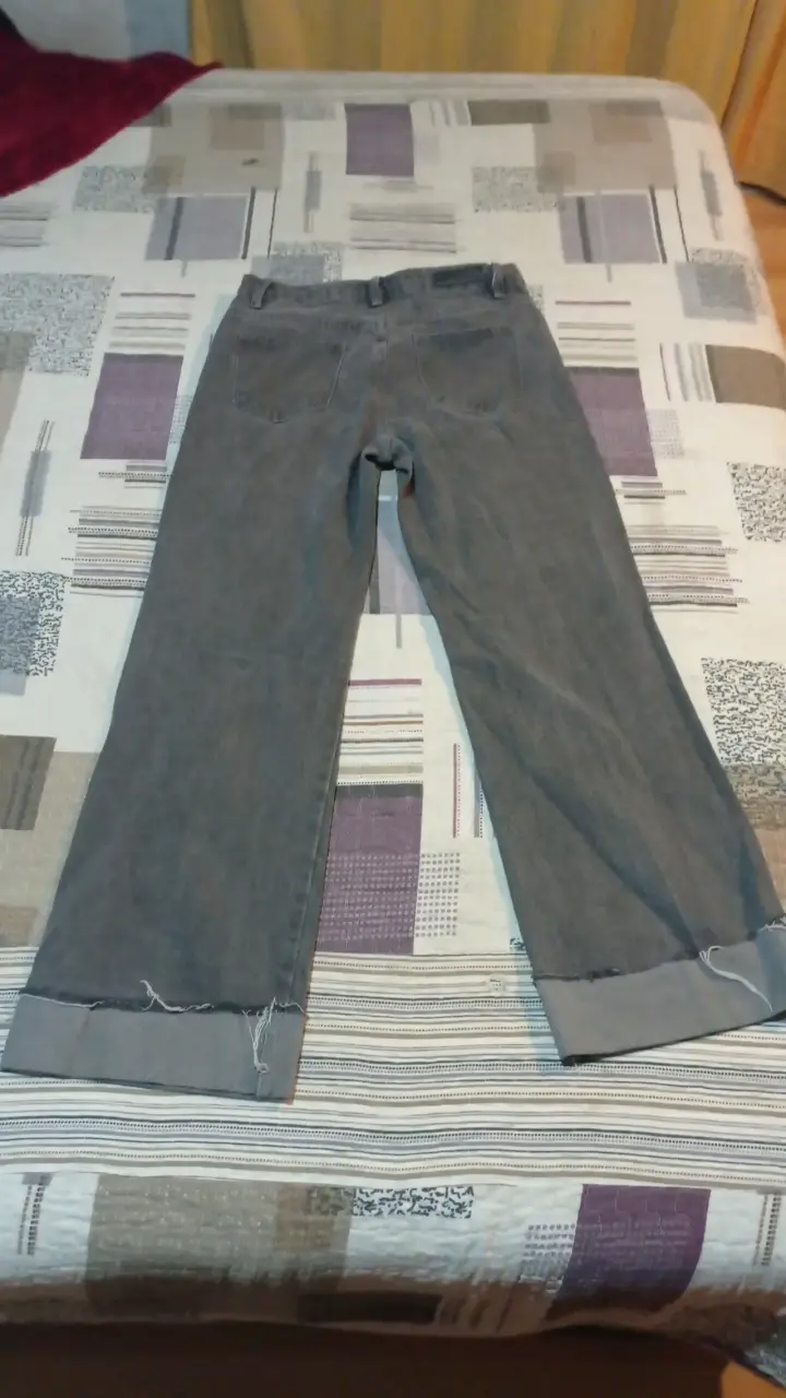 Jeans desgastados grises - 2