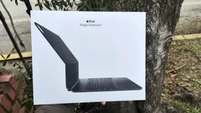 Apple iPad Magic Keyboard - miniatura 1