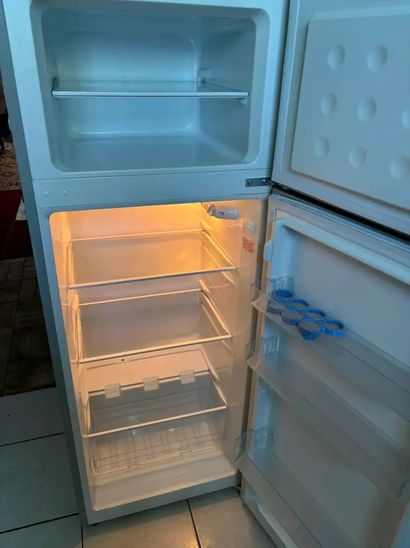 Refrigerador Sinelene plateado - 2