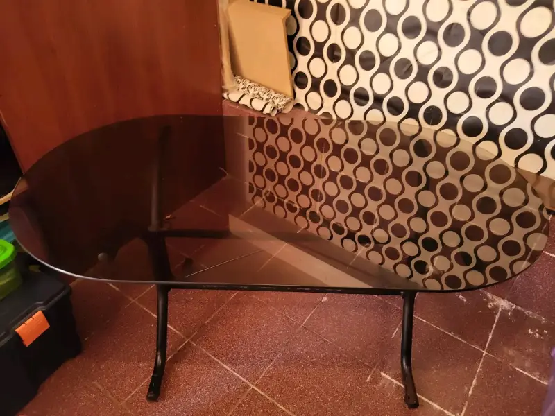 Mesa de vidrio ovalada - 2