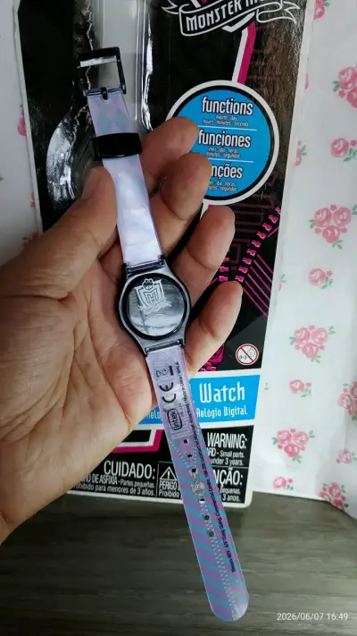 Reloj digital Condorito morado y 2 de monster high - miniatura 4