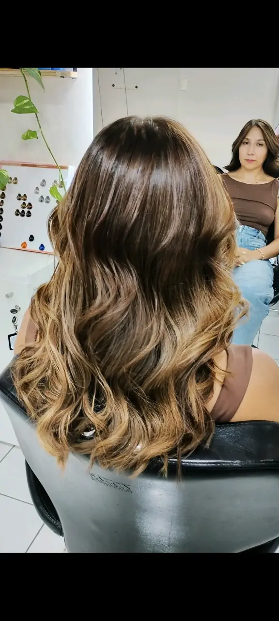 Promoción de morena iluminda y contorno - 3