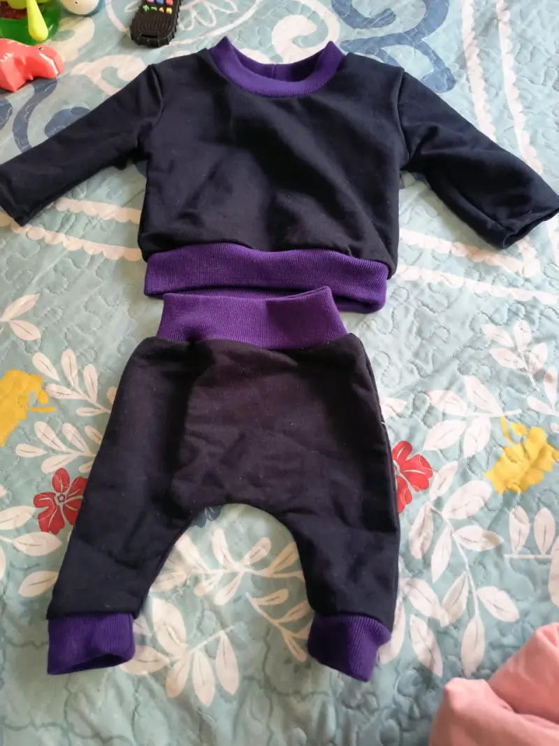 Conjunto bebé azul con morado