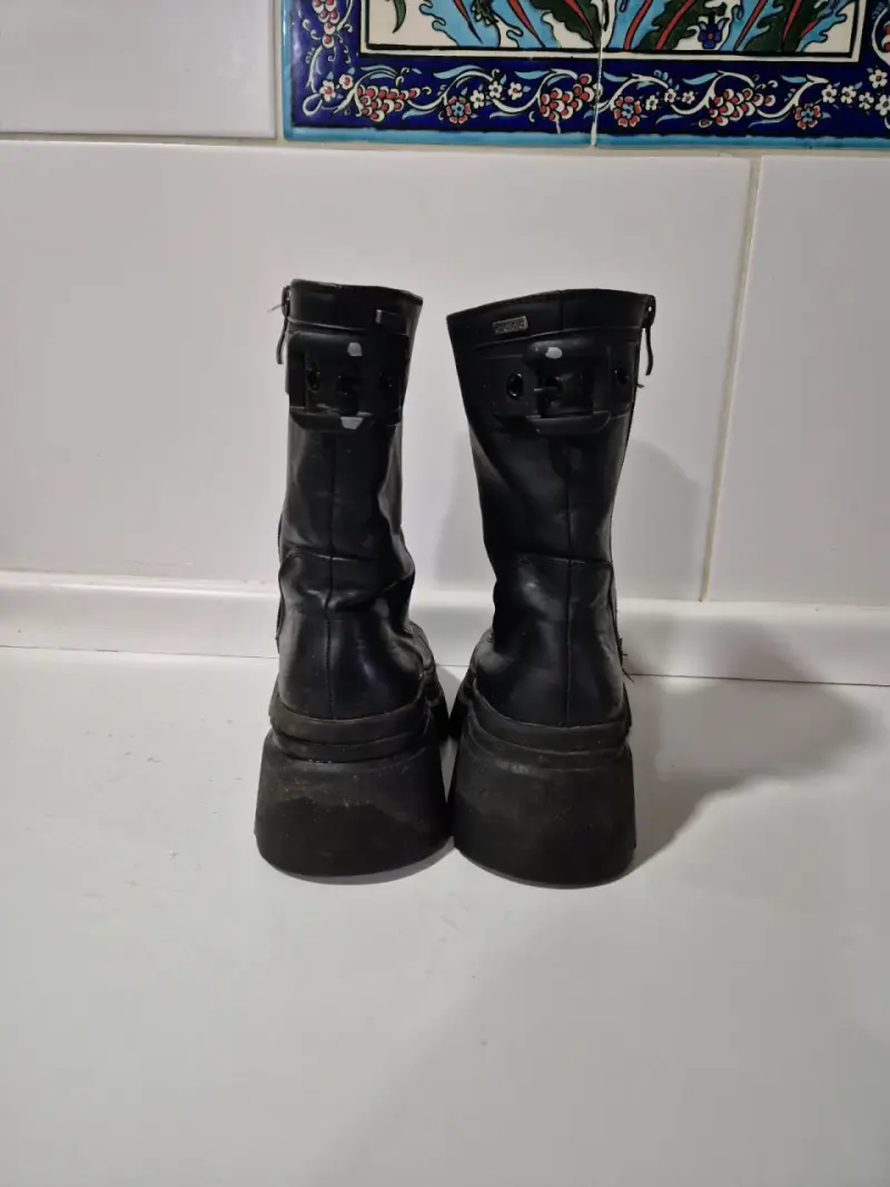 Botas negras de cuero - 5