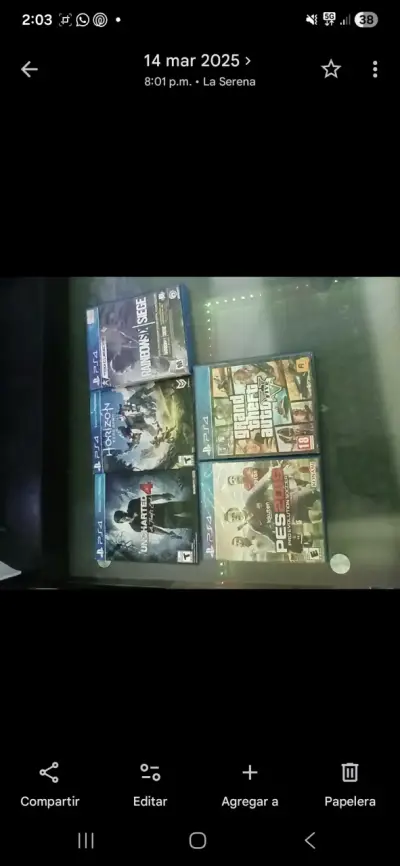 Consola PS4 con control y juego - miniatura 2