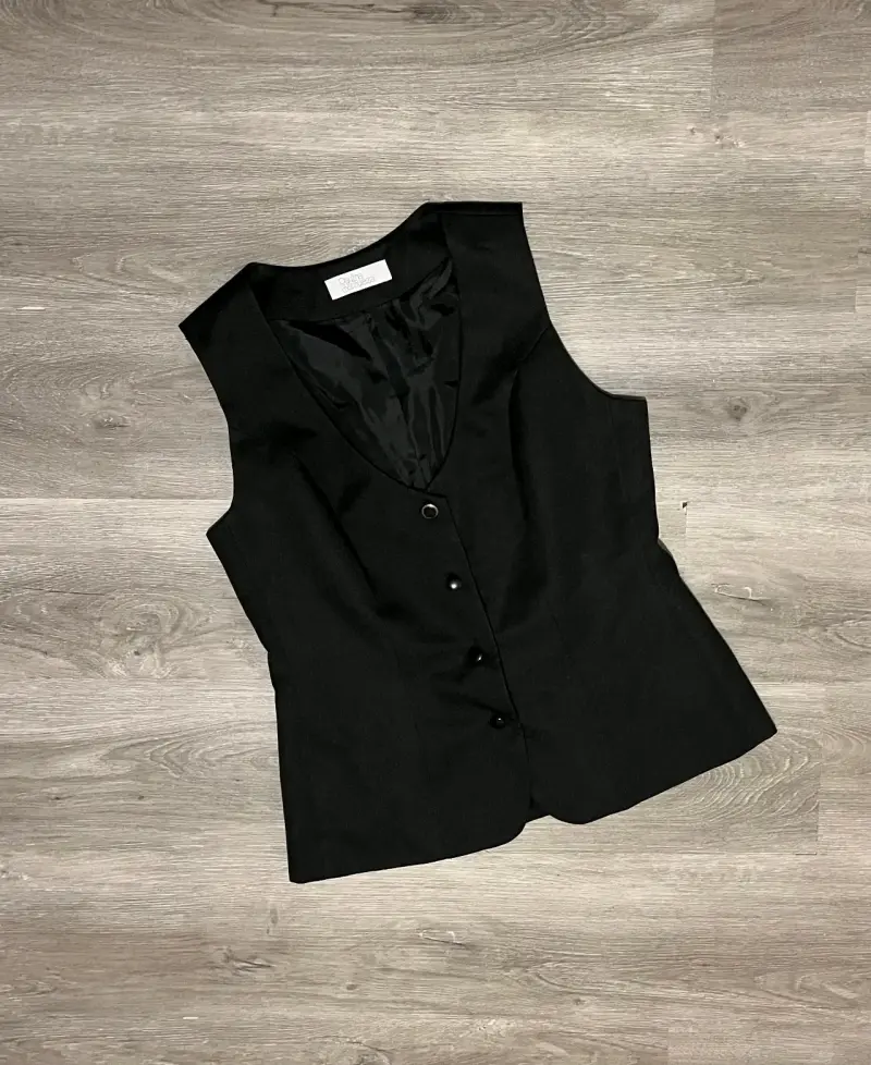 Chaleco negro elegante