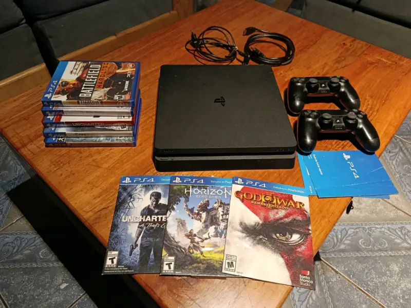 Consola PS4 con juegos incluidos - 1