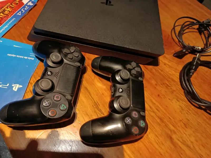 Consola PS4 con juegos incluidos - 3