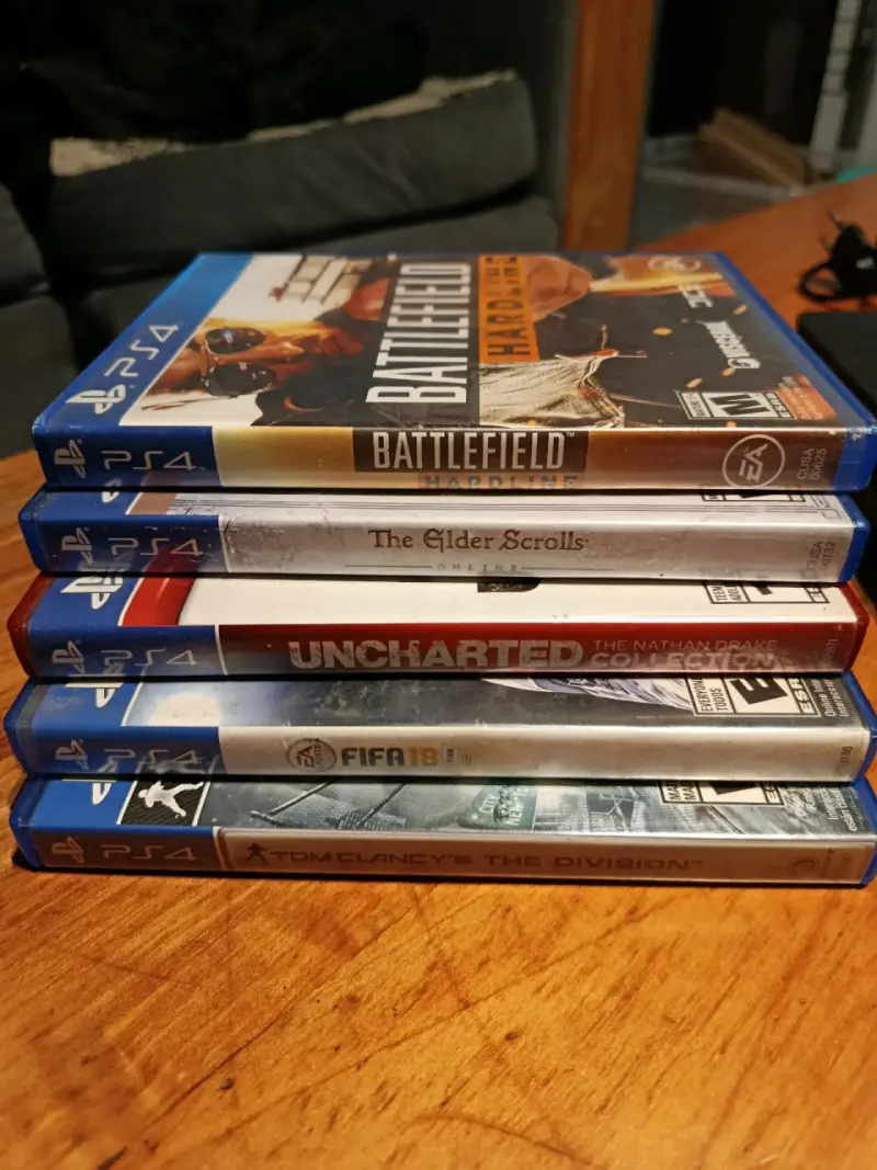 Consola PS4 con juegos incluidos - 4