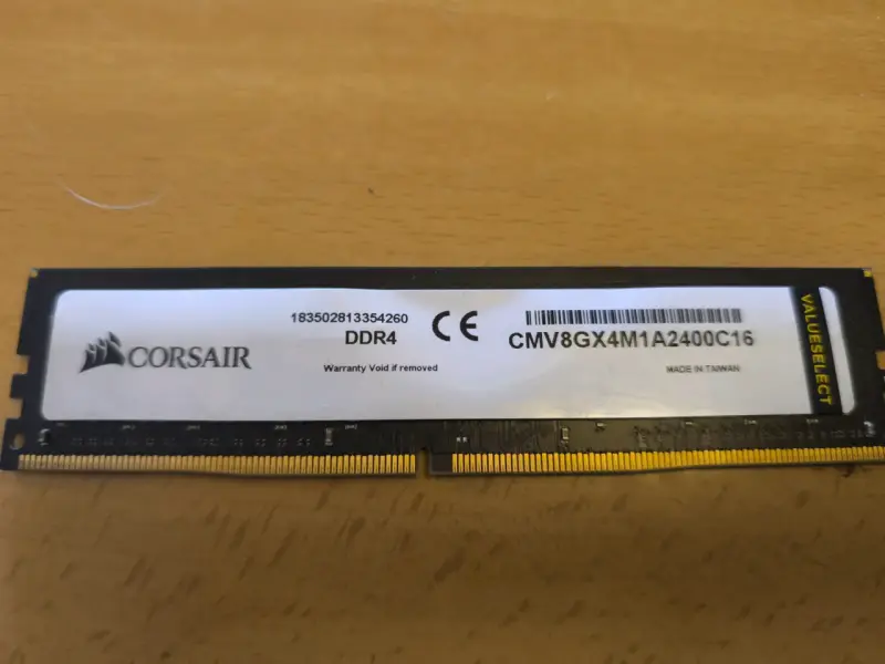 Placa madre Gigabyte y RAM - 3