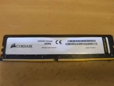 Placa madre Gigabyte y RAM - miniatura 3