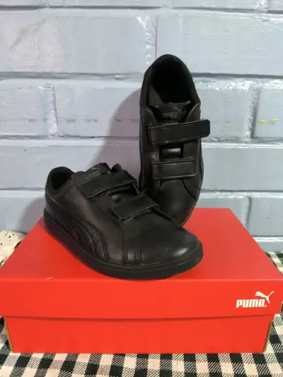 Zapatillas negras Puma con velcro - miniatura 2