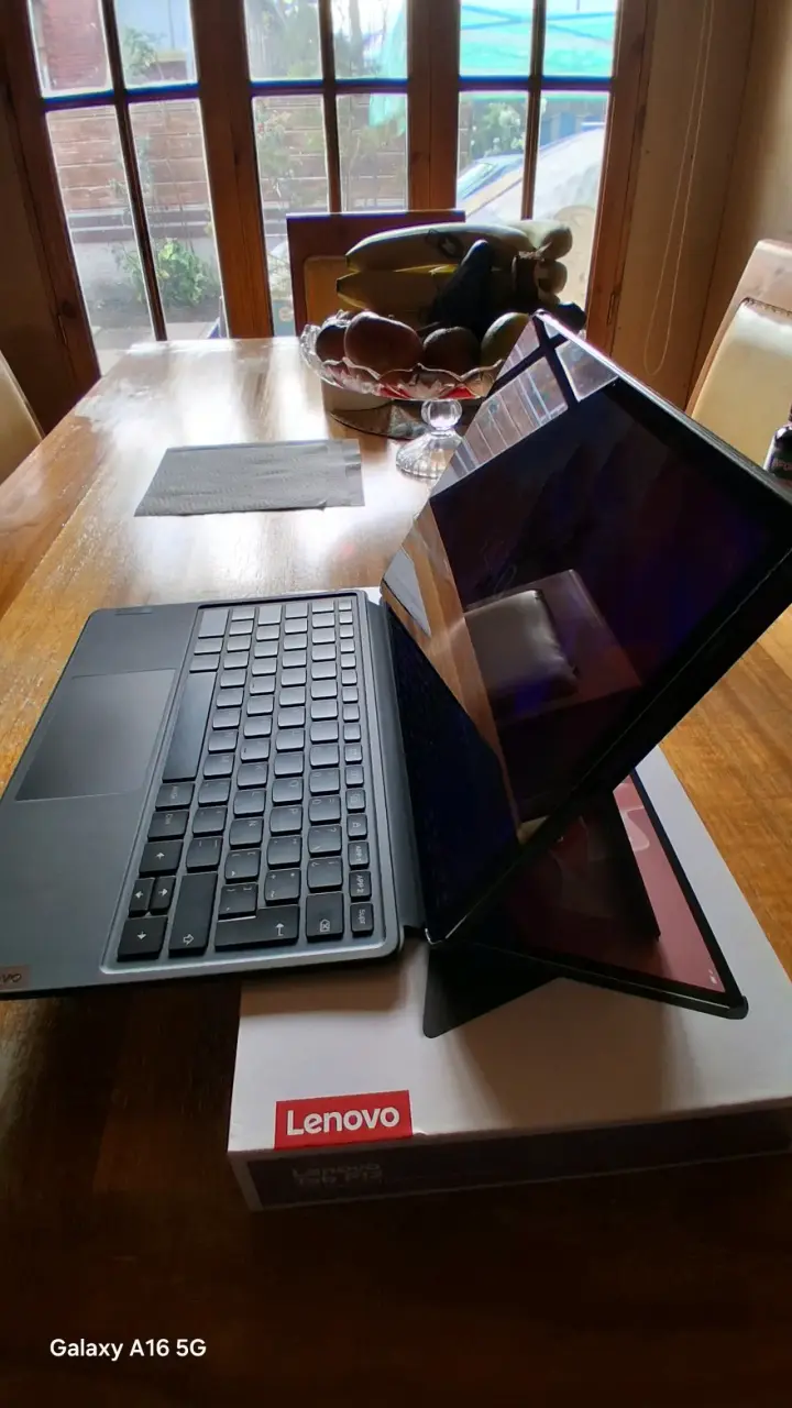 Tablet Lenovo Tab P12 con teclado - 4