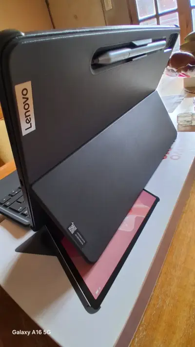 Tablet Lenovo Tab P12 con teclado - miniatura 5