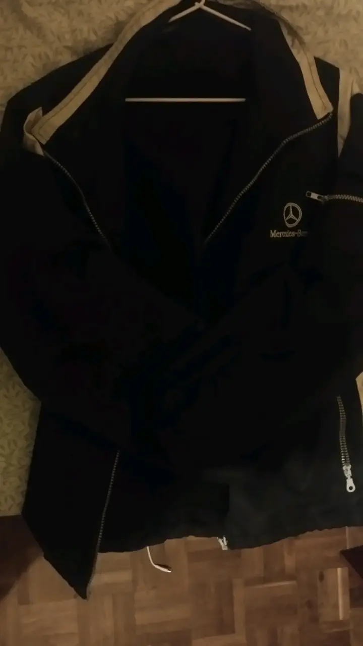 Chaqueta negra Mercedes-Benz - 2