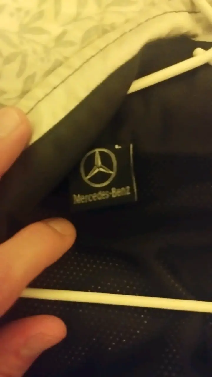 Chaqueta negra Mercedes-Benz - 3