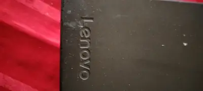 Notebook ThinkPad en buen estado - miniatura 2