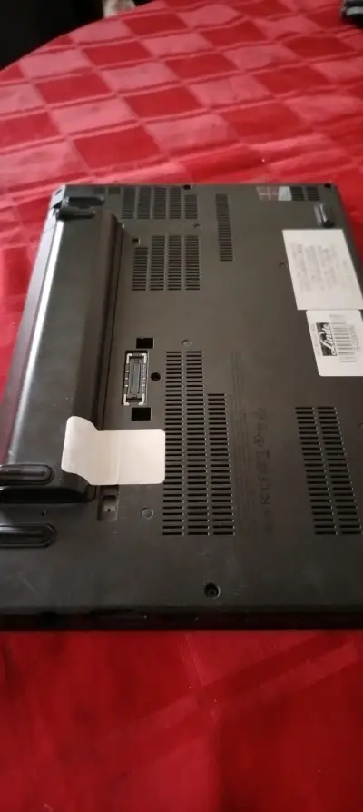 Notebook ThinkPad en buen estado - miniatura 3