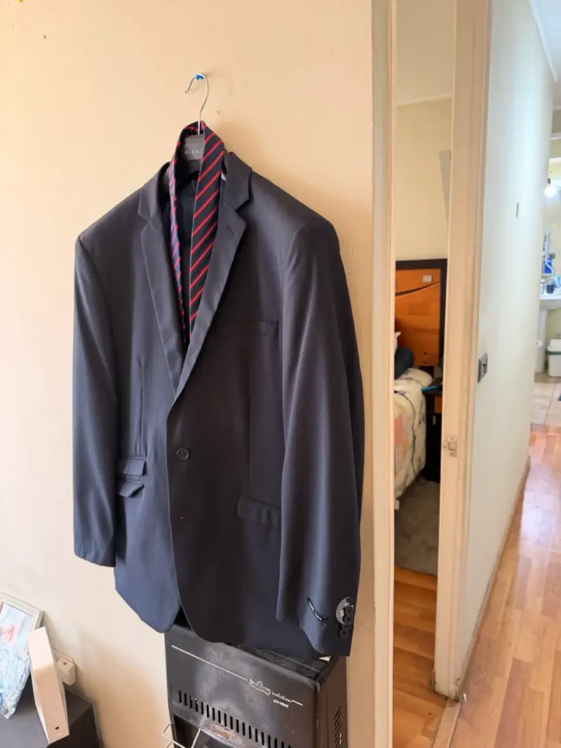 Blazer azul oscuro con corbata - 1