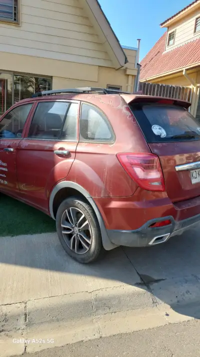 Auto rojo usado - miniatura 3
