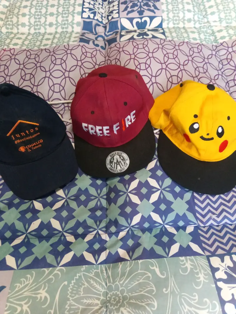 Set de gorras variadas