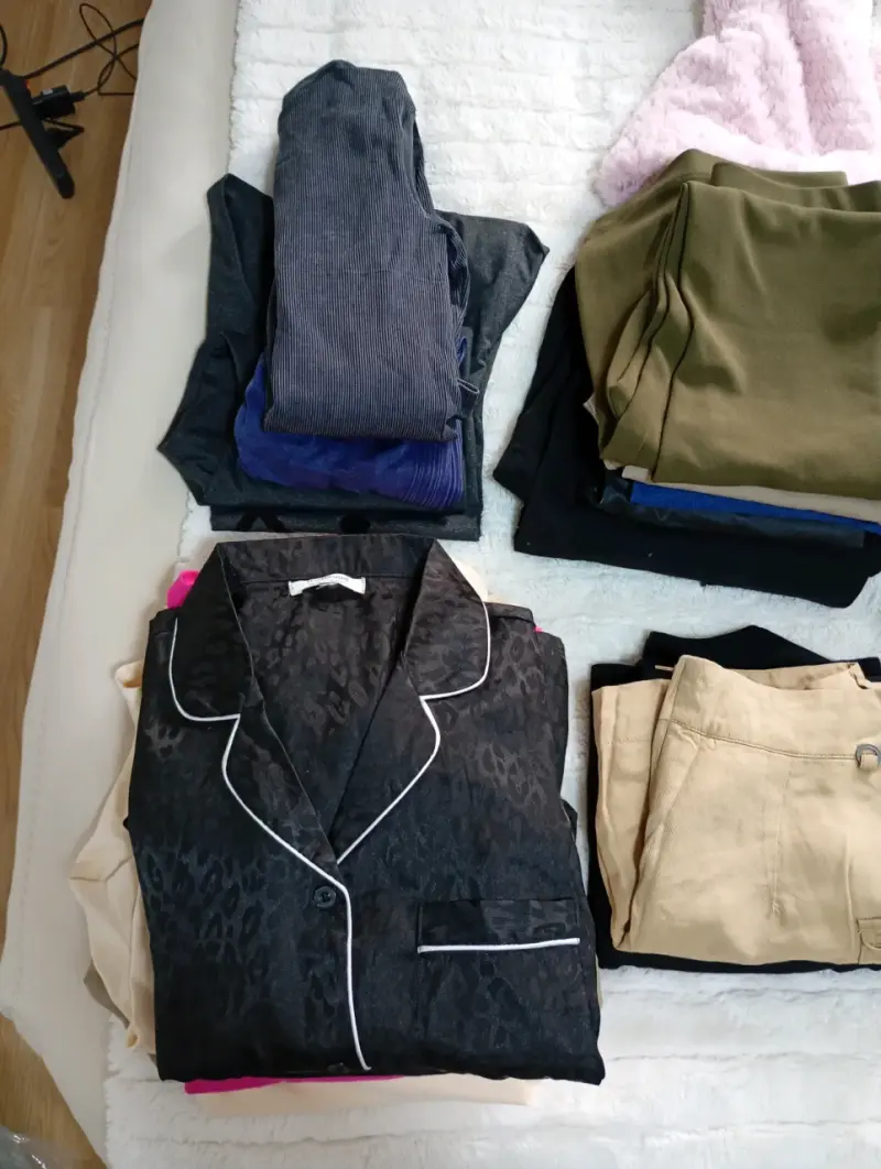 Ropa variada para mujer - 4