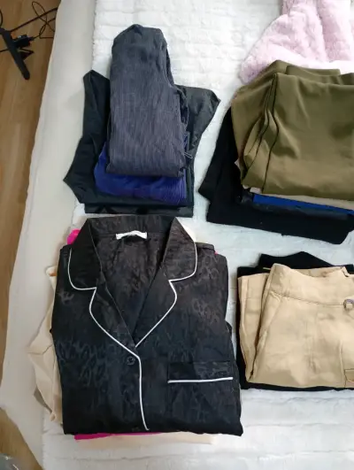 Ropa variada para mujer - miniatura 4