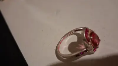 Anillo de plata con piedra rosada - miniatura 1
