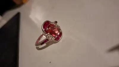 Anillo de plata con piedra rosada - miniatura 2