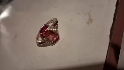 Anillo de plata con piedra rosada - miniatura 3