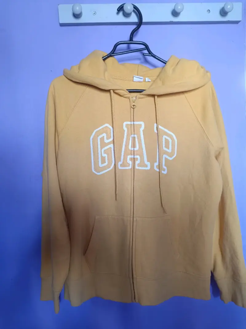 Polerón Gap amarillo talla M mujer - 1
