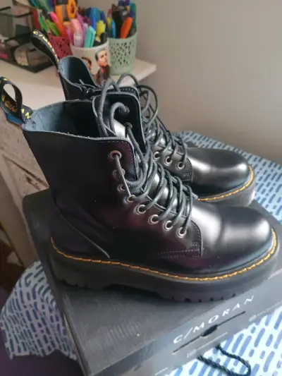 Botas de cuero negras - miniatura 1