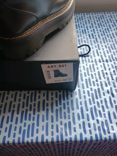 Botas de cuero negras - miniatura 3