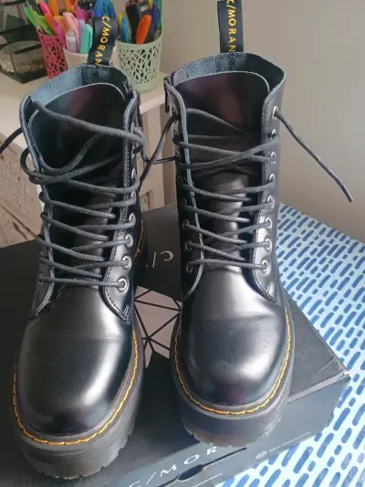 Botas de cuero negras - miniatura 6