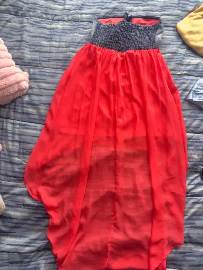 Vestido rojo sin mangas - miniatura 1