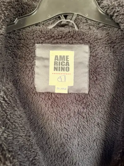 Abrigo hombre negro con capucha - miniatura 2