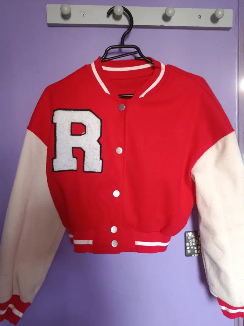 Chaqueta varsity roja y blanca de mujer talla S/M - 1