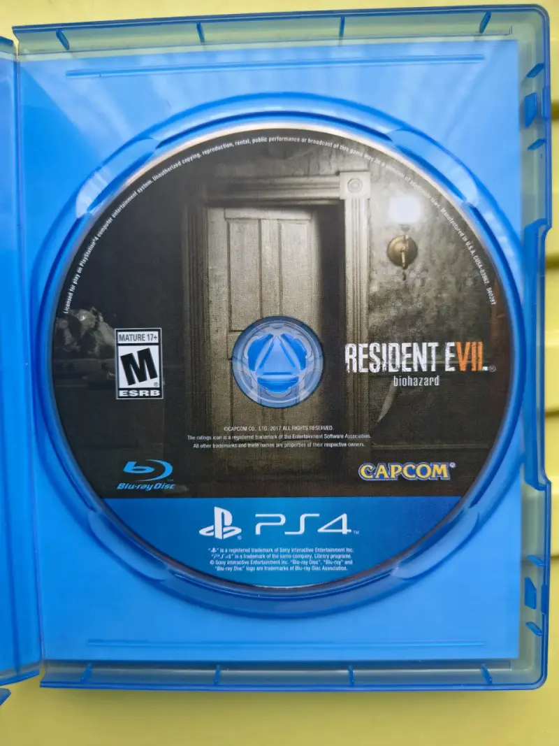 Resident Evil Biohazard PS4 - 2