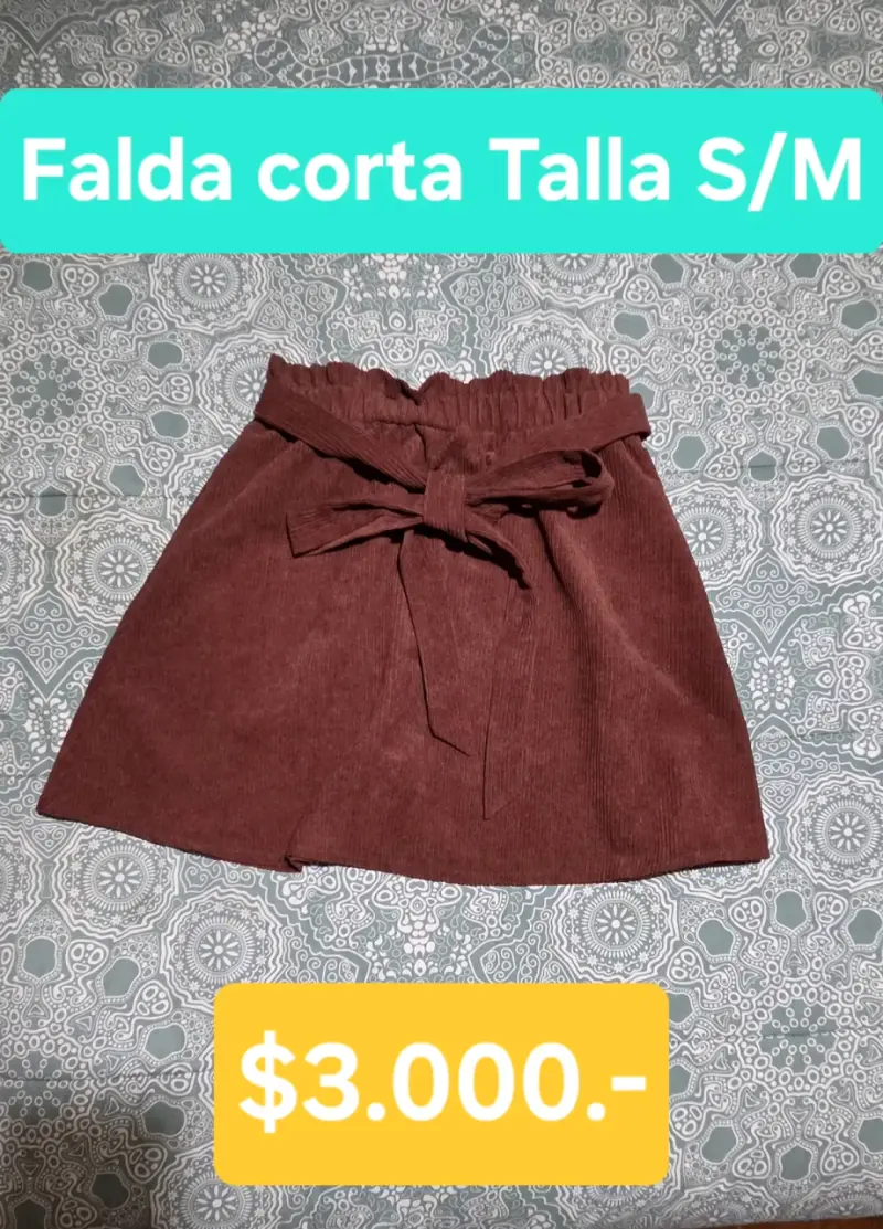 Falda corta con amarra