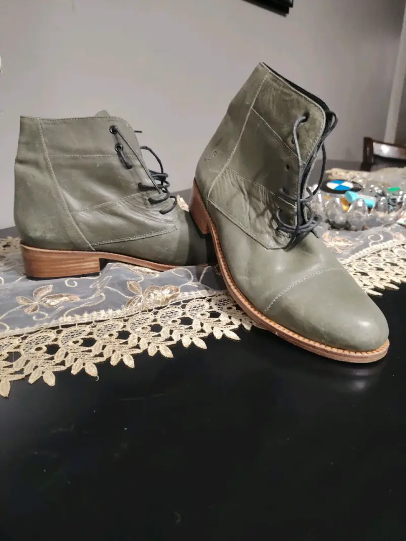 Botines verdes de cuero - 1