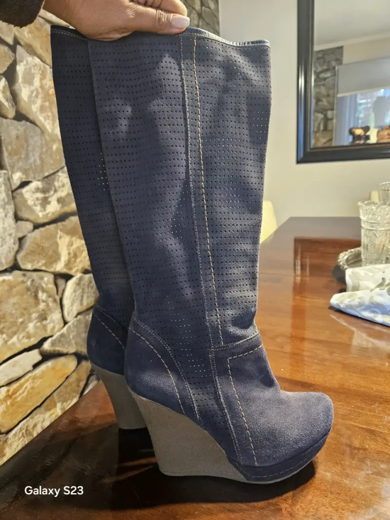 Botas de cuña azul oscuro