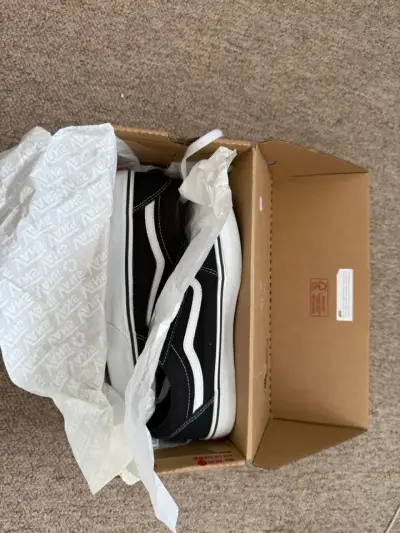 Zapatillas Vans ward unisex negras talla 39 - miniatura 2