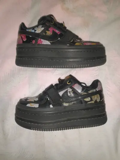 Zapatillas plataforma estampadas - miniatura 1